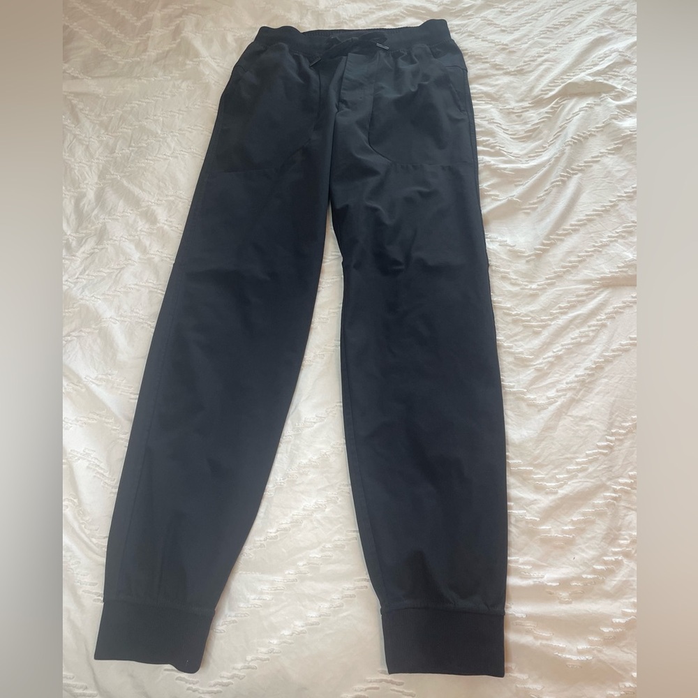 Lululemon black jogger pants